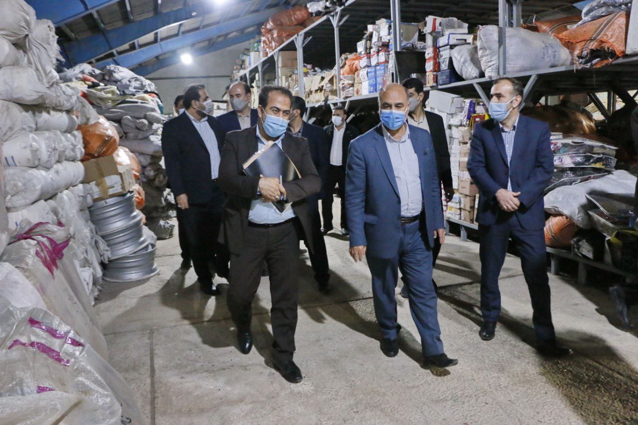 بازدید رییس کل دادگستری استان لرستان از انبار سازمان جمع آوری و فروش اموال تملیکی