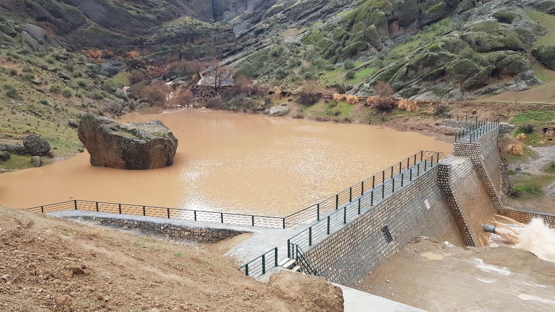 ضرورت تکمیل سازه های آبخیزداری در شمال خرم آباد
