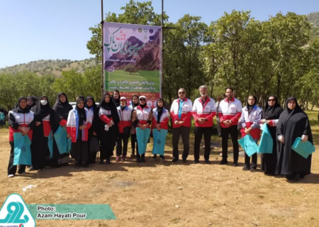 برگزاری پویش «مسیر سبز ایران پاک» توسط اعضای جمعیت هلال احمر شهرستان خرم آباد