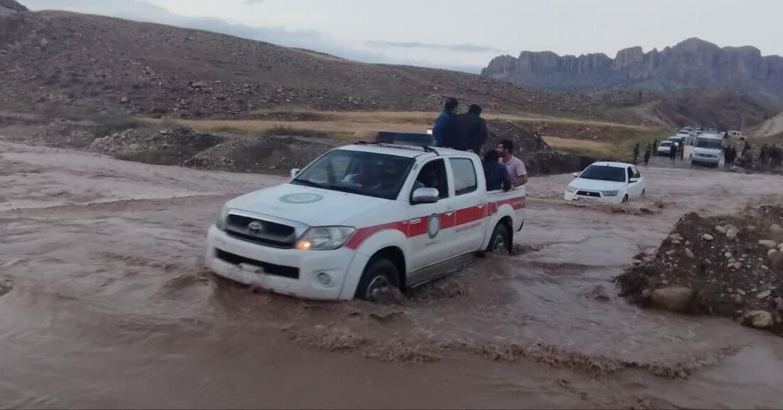 امداد رسانی به گردشگران گرفتار سیل