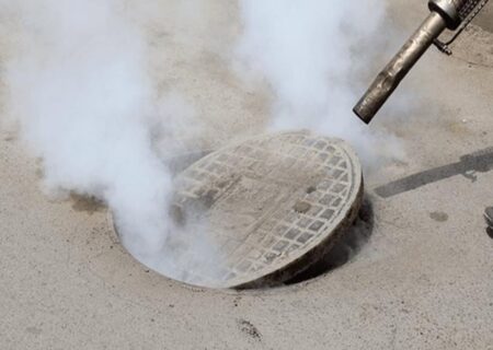 سمپاشی ۲۲ هزار منهول فاضلاب در لرستان برای کنترل حشرات