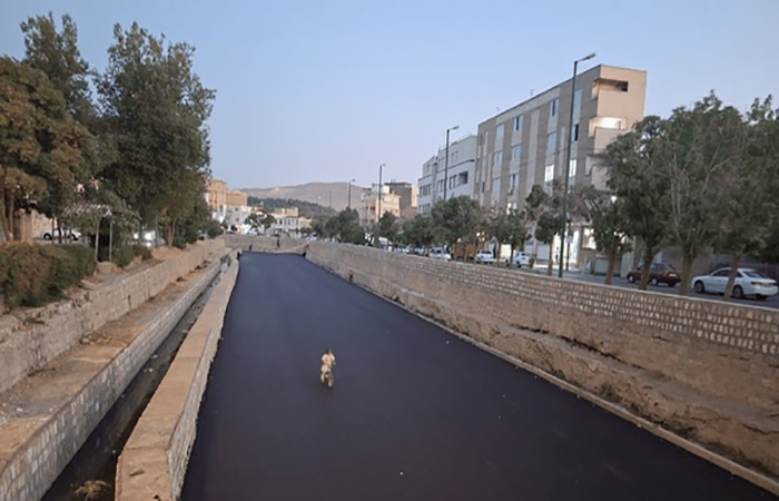 عملیات آسفالت بستر رودخانه الیگودرز متوقف شد