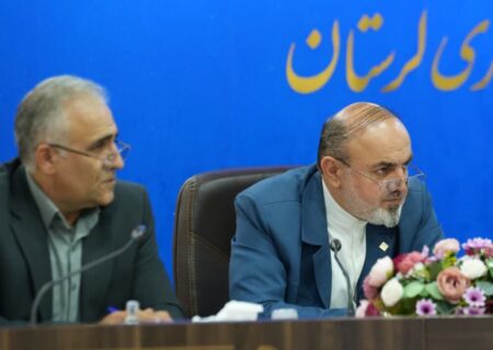 همه دستگاه‌های خدمات‌رسان در خط مقدم مقابله با دشمن هستند